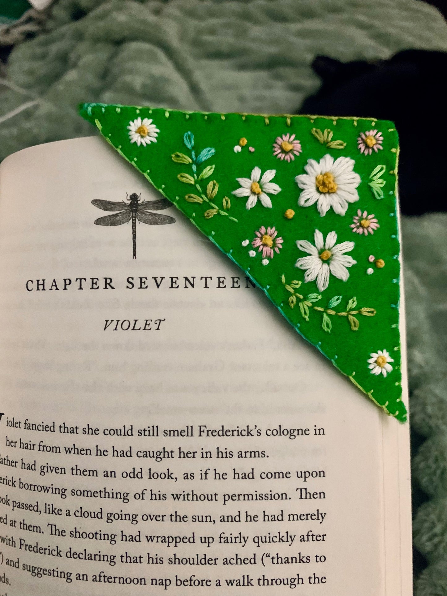 Embroidered Felt Corner Bookmarks Kit