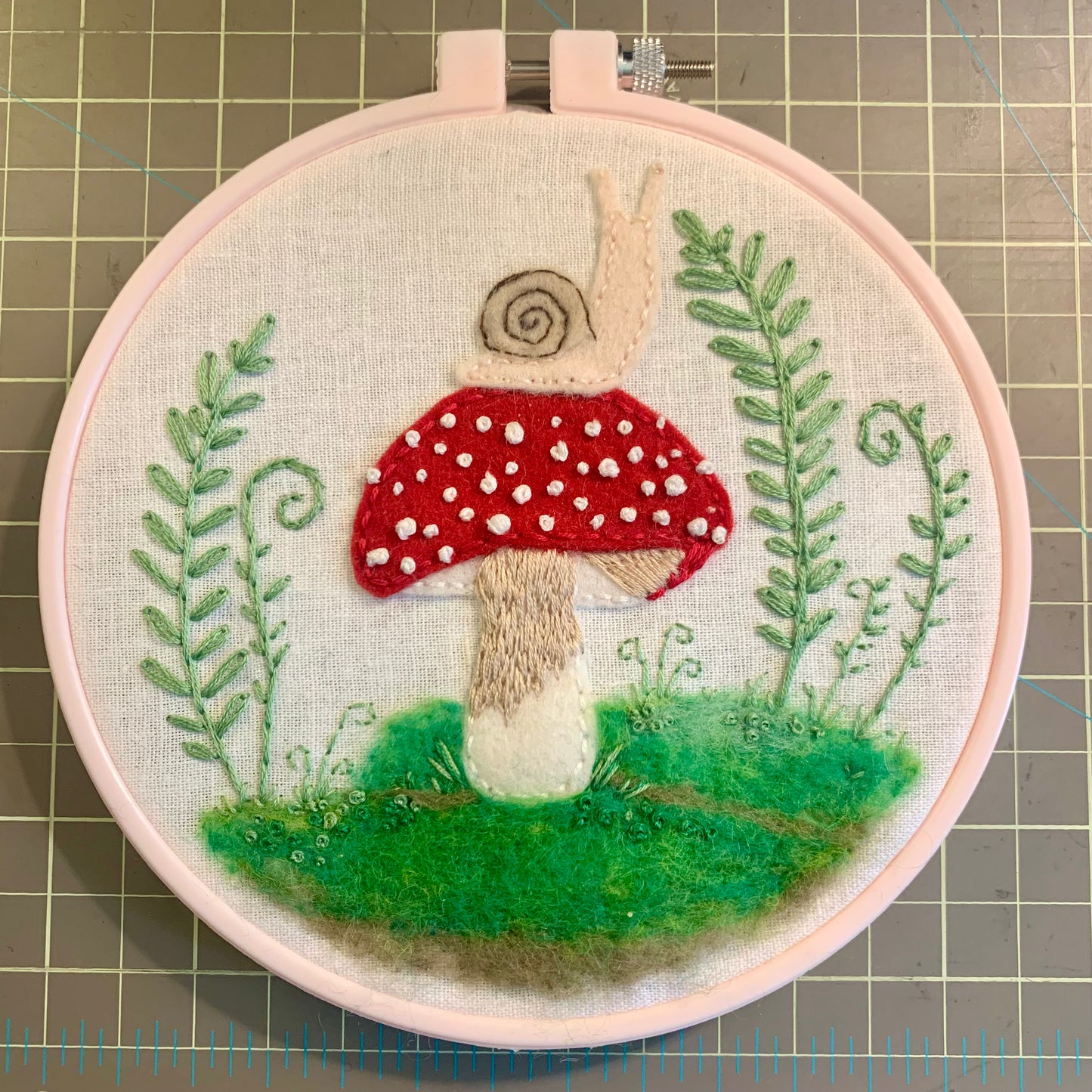 Mixed Fiber Garden Snail & Ferns Wall Art Kit